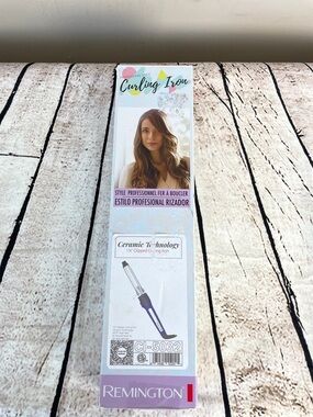 Remington Ceramic 1 1/4 Clipped Styling Curling Iron New Open Box